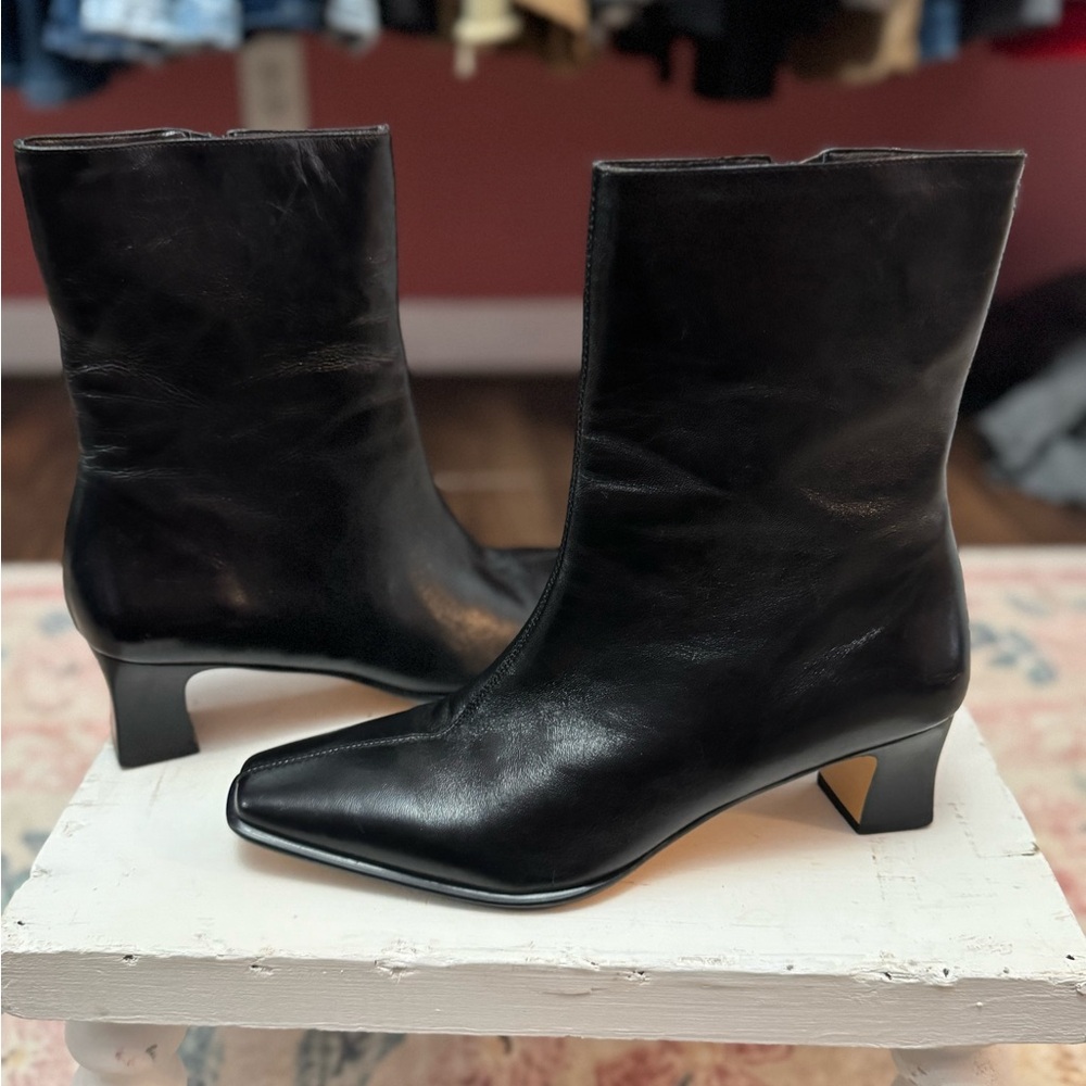 Elegant Black Leather Etienne Aigner Ankle Boots
